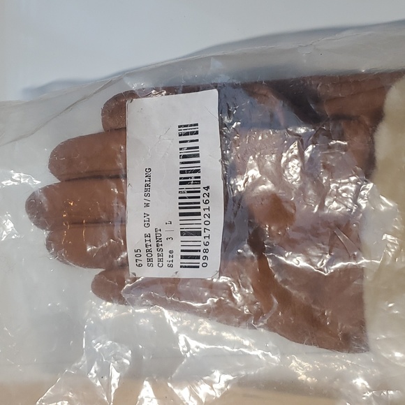 UGG AUSTRALIA NIB Leather Shortie Gloves - Picture 7 of 7